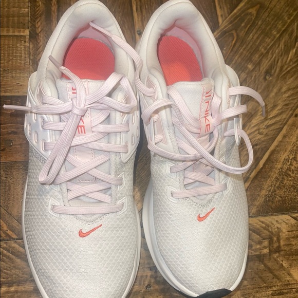 Nike Air Max Bella TR 4 - Picture 2 of 8